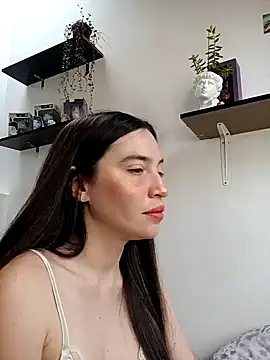 Snapshot of loveuu-bae chatting on January 19, 2025, 9:23 pm loveuu-bae online show from January 19, 2025, 9:23 pm