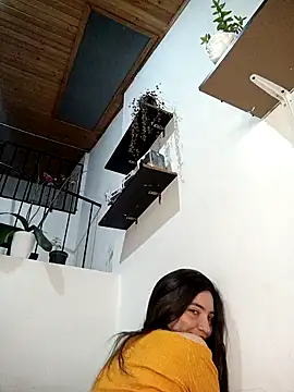 Snapshot of loveuu-bae chatting on February 1, 2025, 12:40 am loveuu-bae online show from February 1, 2025, 12:40 am