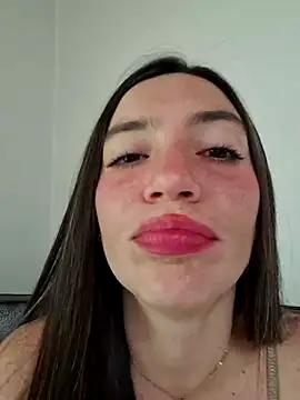 Snapshot of loveuu-bae chatting on September 29, 2025, 6:35 pm loveuu-bae online show from September 29, 2025, 6:35 pm