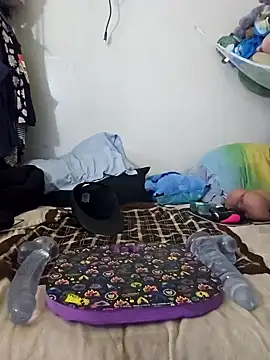 Snapshot of UncutHammer69 chatting on January 15, 2025, 6:51 pm UncutHammer69 online show from January 15, 2025, 6:51 pm