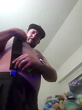 Snapshot of UncutHammer69 chatting on February 5, 2025, 7:53 pm UncutHammer69 online show from February 5, 2025, 7:53 pm