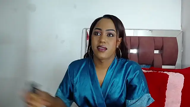 Snapshot of LoraineBigCockTs chatting on September 16, 2025, 12:17 pm LoraineBigCockTs online show from September 16, 2025, 12:17 pm