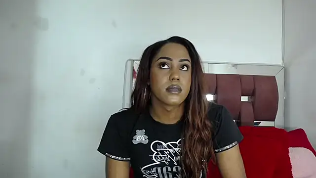 Snapshot of LoraineBigCockTs chatting on September 27, 2025, 8:14 pm LoraineBigCockTs online show from September 27, 2025, 8:14 pm