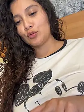 kinky milaxh online show from July 26, 2026, 11:33 pm