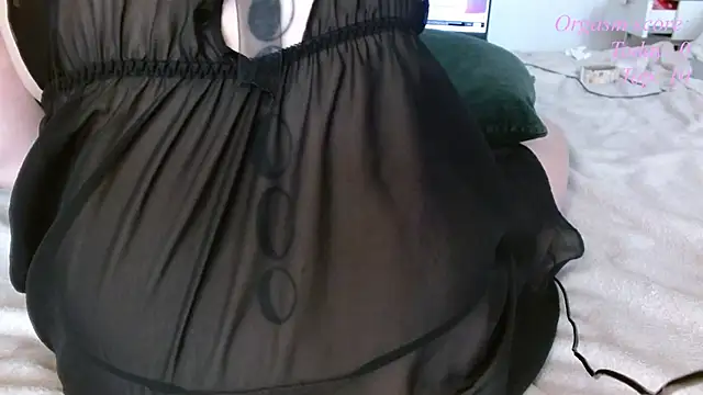 victoria97 online show from May 18, 2026, 3:18 pm