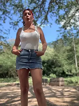 Snapshot of LINDA_PATTY94 chatting on January 22, 2025, 5:28 pm LINDA PATTY94 online show from January 22, 2025, 5:28 pm