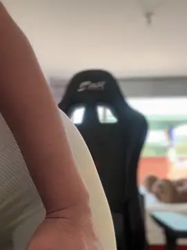 Snapshot of LINDA_PATTY94 chatting on February 19, 2025, 4:00 pm LINDA PATTY94 online show from February 19, 2025, 4:00 pm