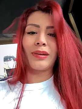 Snapshot of LINDA_PATTY94 chatting on October 29, 2025, 8:43 pm LINDA PATTY94 online show from October 29, 2025, 8:43 pm