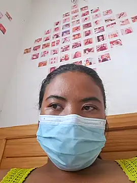 Snapshot of Artinah22 chatting on December 24, 2024, 11:17 am Artinah22 online show from December 24, 2024, 11:17 am