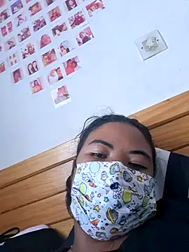 Snapshot of Artinah22 chatting on February 1, 2025, 5:39 am Artinah22 online show from February 1, 2025, 5:39 am