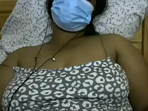 Snapshot of Artinah22 chatting on February 22, 2025, 7:01 am Artinah22 online show from February 22, 2025, 7:01 am