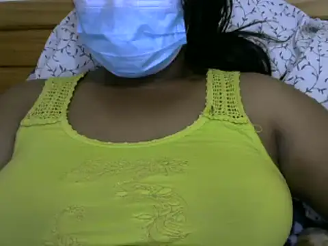 Snapshot of Artinah22 chatting on March 4, 2025, 8:49 pm Artinah22 online show from March 4, 2025, 8:49 pm