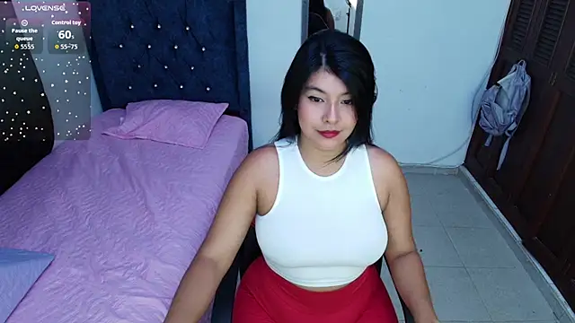 Snapshot of Julieta_Sandia chatting on October 10, 2025, 1:59 am Julieta Sandia online show from October 10, 2025, 1:59 am