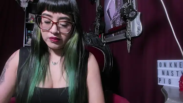 Snapshot of MeGoddesSara chatting on July 3, 2026, 9:32 pm MeGoddesSara online show from July 3, 2026, 9:32 pm