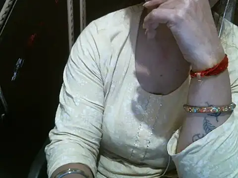 Snapshot of UrsMansi chatting on November 7, 2025, 3:50 am UrsMansi online show from November 7, 2025, 3:50 am