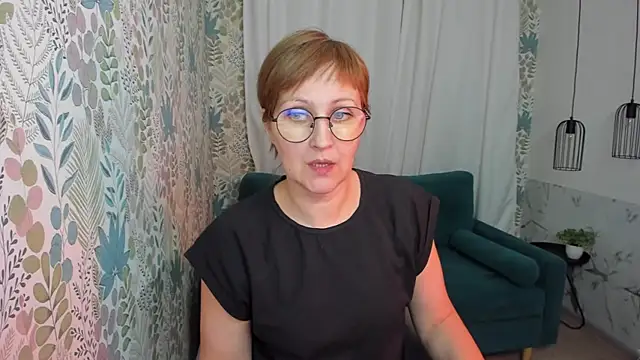 Snapshot of Paris_Cherry chatting on February 20, 2025, 4:14 pm Paris Cherry online show from February 20, 2025, 4:14 pm