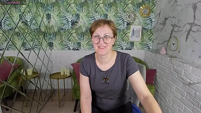 Snapshot of Paris_Cherry chatting on March 9, 2025, 2:07 am Paris Cherry online show from March 9, 2025, 2:07 am