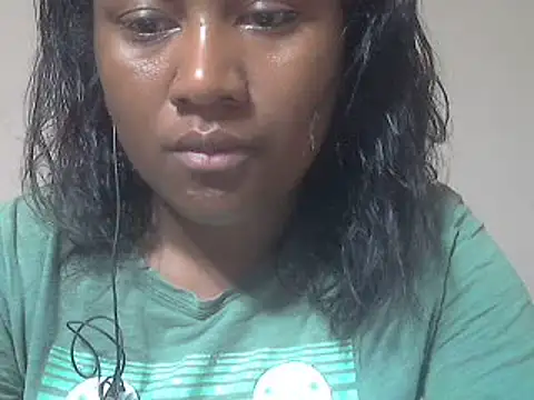 Snapshot of cutybigass chatting on June 15, 2026, 6:43 pm cutybigass online show from June 15, 2026, 6:43 pm