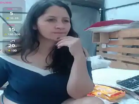 Snapshot of angel_sw chatting on January 11, 2025, 8:43 pm angel sw online show from January 11, 2025, 8:43 pm