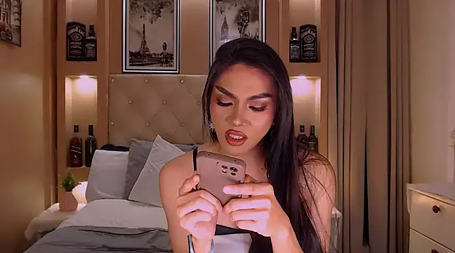 YOUR DREAMWIFE online show from March 12, 2025, 11:01 pm