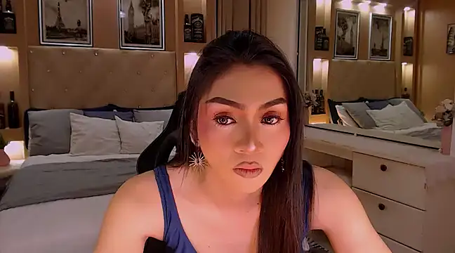 YOUR DREAMWIFE online show from March 21, 2025, 5:34 pm