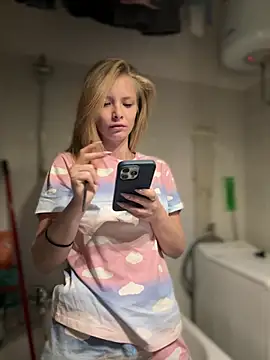 AnastasiaAniess online show from March 20, 2025, 7:04 pm