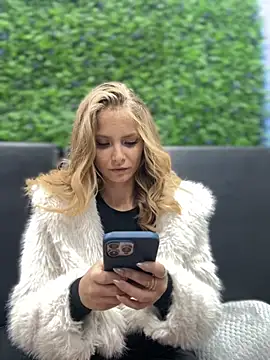 AnastasiaAniess online show from October 4, 2025, 6:28 pm