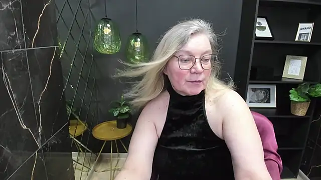 NataliMellow online show from February 19, 2025, 7:27 pm