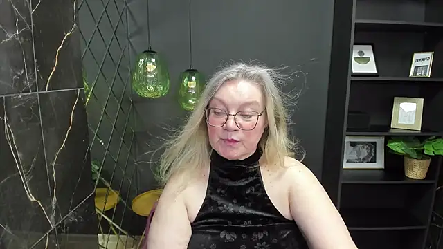 NataliMellow online show from February 28, 2025, 7:14 pm