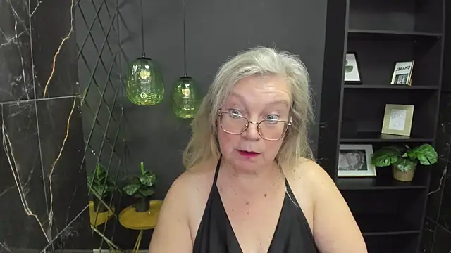 NataliMellow online show from October 3, 2025, 1:08 pm