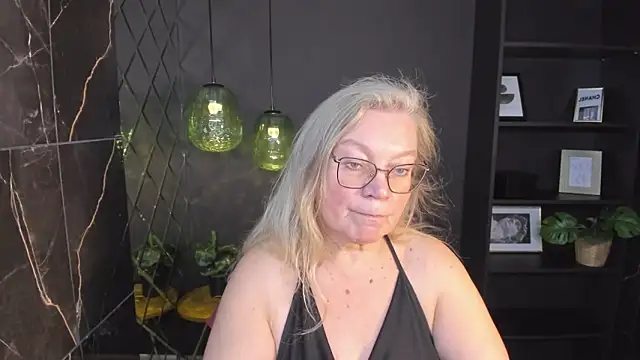 NataliMellow online show from November 14, 2025, 1:21 pm