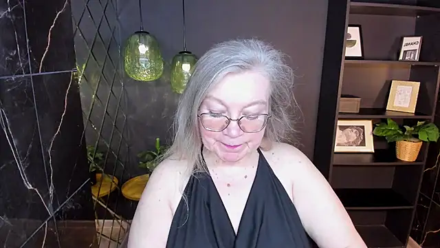 NataliMellow online show from March 3, 2026, 1:17 pm