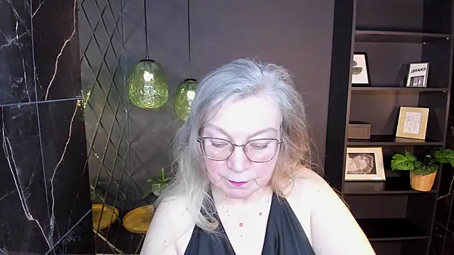 NataliMellow online show from March 4, 2026, 1:06 pm