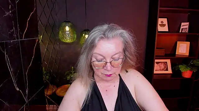 NataliMellow online show from June 8, 2026, 1:11 pm
