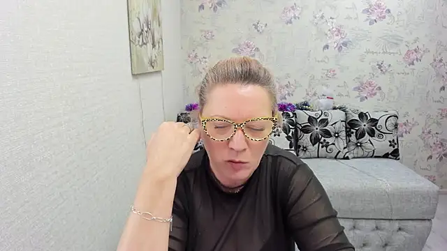 Snapshot of LeaPure chatting on January 12, 2025, 9:30 am LeaPure online show from January 12, 2025, 9:30 am