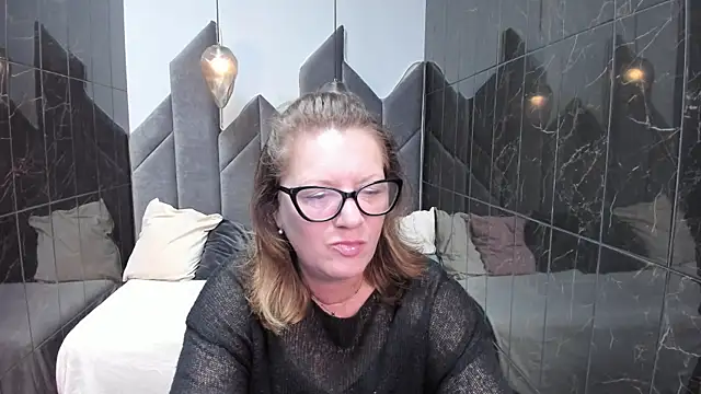 Snapshot of LeaPure chatting on September 28, 2025, 5:24 am LeaPure online show from September 28, 2025, 5:24 am