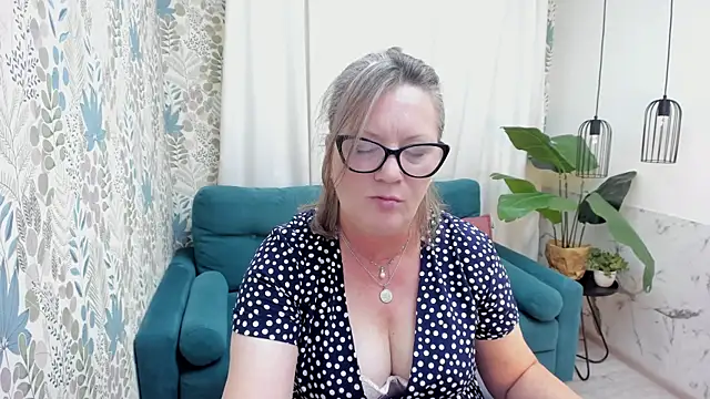 LeaPure online show from August 8, 2026, 5:20 am