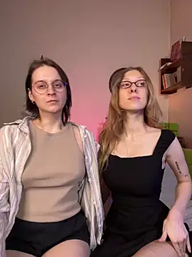 Snapshot of Jitoon_Exe chatting on December 18, 2024, 5:10 pm Jitoon Exe online show from December 18, 2024, 5:10 pm