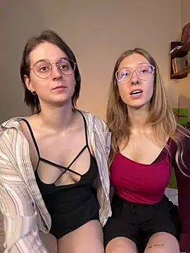 Snapshot of Jitoon_Exe chatting on December 20, 2024, 4:57 pm Jitoon Exe online show from December 20, 2024, 4:57 pm