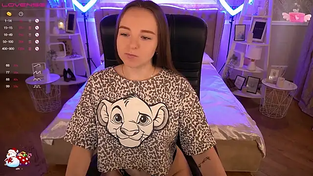 Snapshot of FoxyShy chatting on January 9, 2025, 6:59 am FoxyShy online show from January 9, 2025, 6:59 am