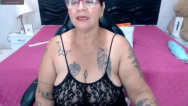 Snapshot of laura_riley chatting on March 22, 2025, 2:25 pm laura riley online show from March 22, 2025, 2:25 pm