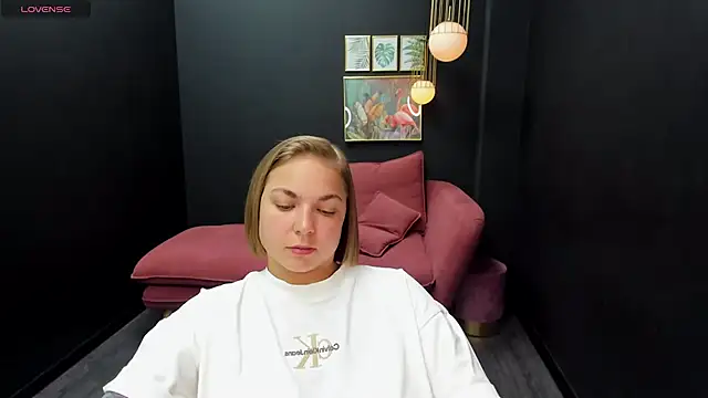 Snapshot of TataArdent chatting on December 3, 2024, 11:35 pm TataArdent online show from December 3, 2024, 11:35 pm