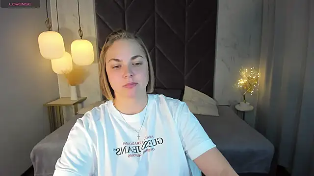 Snapshot of TataArdent chatting on December 19, 2024, 8:23 pm TataArdent online show from December 19, 2024, 8:23 pm