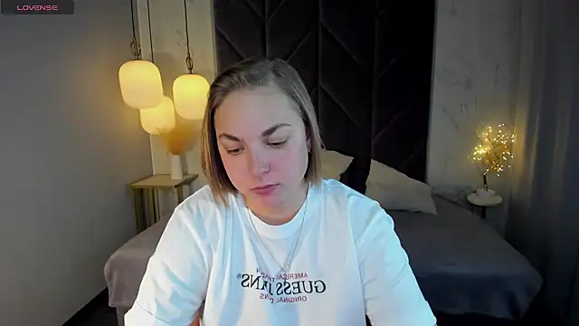 Snapshot of TataArdent chatting on December 20, 2024, 2:30 am TataArdent online show from December 20, 2024, 2:30 am