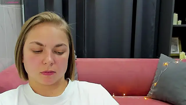 Snapshot of TataArdent chatting on December 26, 2024, 11:24 pm TataArdent online show from December 26, 2024, 11:24 pm