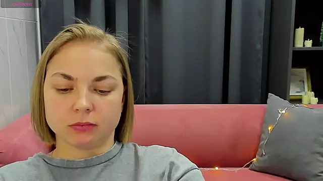 Snapshot of TataArdent chatting on December 27, 2024, 8:28 pm TataArdent online show from December 27, 2024, 8:28 pm