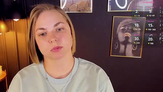 Snapshot of TataArdent chatting on January 28, 2025, 8:15 pm TataArdent online show from January 28, 2025, 8:15 pm