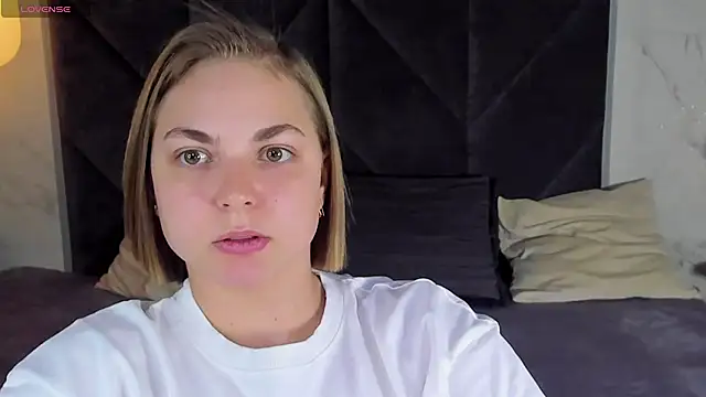 Snapshot of TataArdent chatting on January 31, 2025, 8:22 pm TataArdent online show from January 31, 2025, 8:22 pm