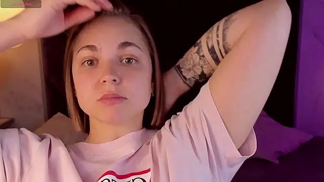 Snapshot of TataArdent chatting on February 11, 2025, 8:42 pm TataArdent online show from February 11, 2025, 8:42 pm