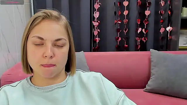 Snapshot of TataArdent chatting on February 18, 2025, 8:14 pm TataArdent online show from February 18, 2025, 8:14 pm